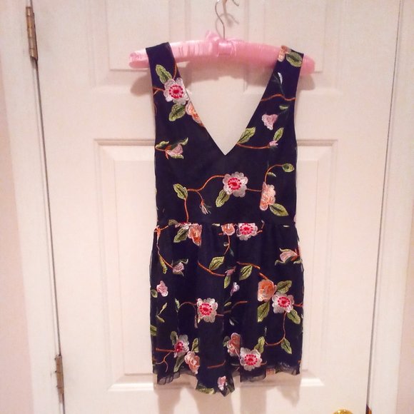 Urban outfitters romper - Picture 2 of 6